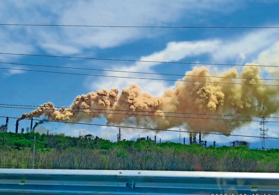 Para expertos, la estrategia para financiar los proyectos de sostenibilidad de Pemex no es tan clara, pues se basa en negociaciones con Hacienda y solicitudes de deuda, Foto: Archivo / EL UNIVERSAL