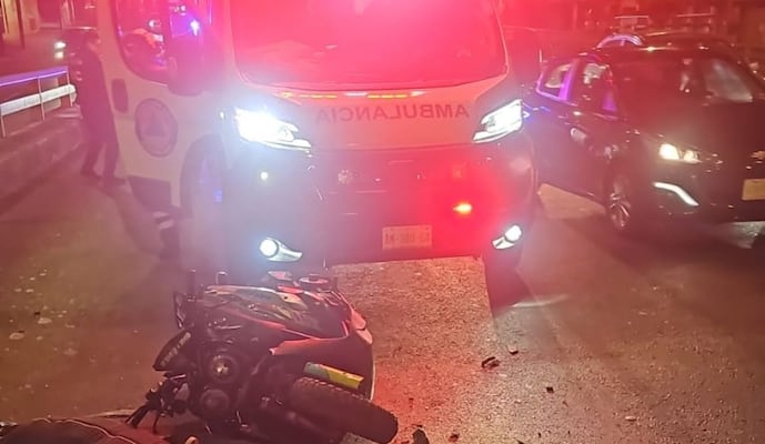 Accidente en Iztapalapa deja una mujer muerta; choque entre motoneta y camioneta afecta vialidad
