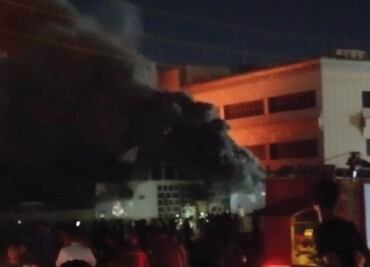 Suman 52 muertos tras incendio en un hospital Covid en Irak; investigan causas