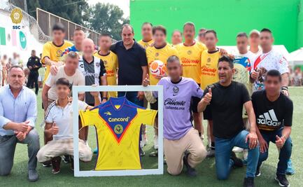 Exfutbolistas motivan a internos de la Ciudad de México con pláticas y partido amistoso