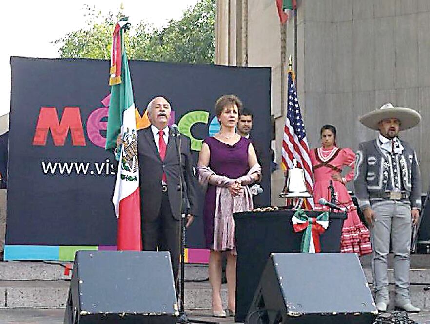 Carlos Bello Roch usa su cargo para promover la organización Foro Vail o Vail Forum (ARCHIVO. EL UNIVERSAL)