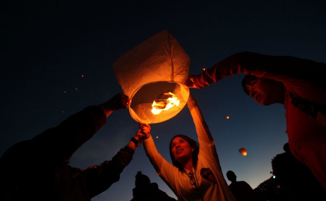 Cientos de Globos de Cantolla iluminarán el cielo. (Foto: Jorge Alvarado/El Universal)