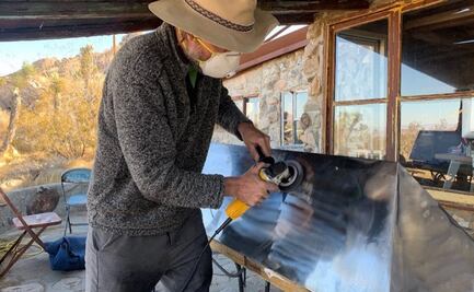 Colectivo de artistas dice estar detrás de los misteriosos monolitos y los ponen a la venta