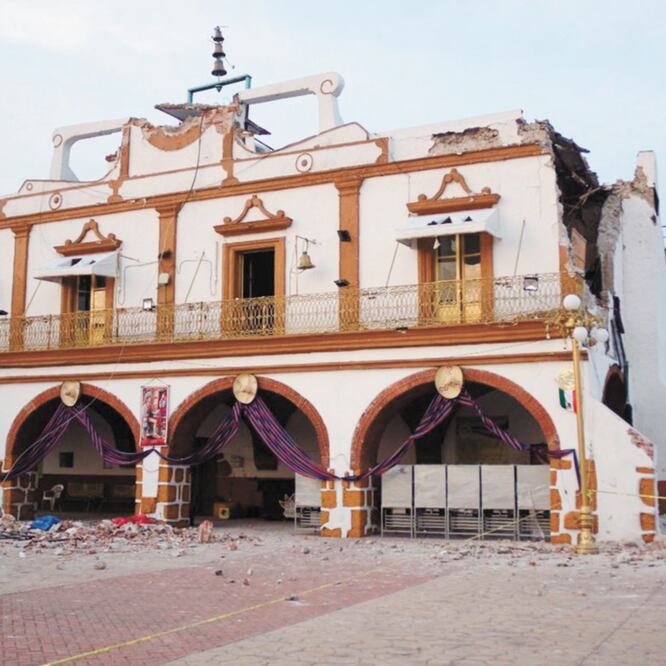 El palacio municipal de Jojutla, Morelos, resultó severamente dañado en el terremoto del 19 de septiembre del año pasado. Foto: ARCHIVO EL UNIVERSAL