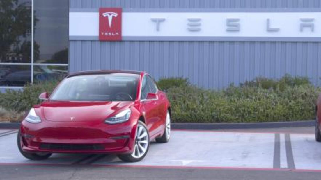 Tesla recortará a 7% de su personal 