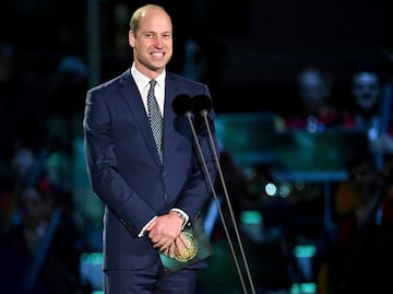 "Papá, estamos tan orgullosos de ti", dice el príncipe Guillermo al rey Carlos III previo al concierto