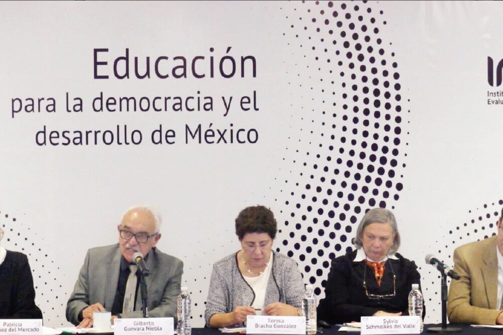 Los integrantes de la Junta de Gobierno del INEE informaron que el documento se entregará a todos los actores vinculados con el sistema educativo para ubicar como prioridad los problemas del sector. Foto: TOMADA DE TWITTER