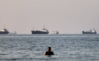 EU bombardea de nuevo objetivos en Irán; Teherán denuncia violación del acuerdo y promete responder