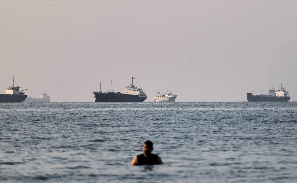 Más de 11 mil marinos permanecían bloqueados en una de las rutas energéticas más importantes del mundo. (23/06/26) Foto: AP
