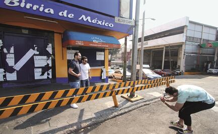 Curiosos se toman “foto del recuerdo” en La Polar