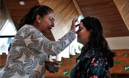 FOTOS: Fieles acuden a la imposición de la cruz en Miércoles de Ceniza durante inicio de la Cuaresma
