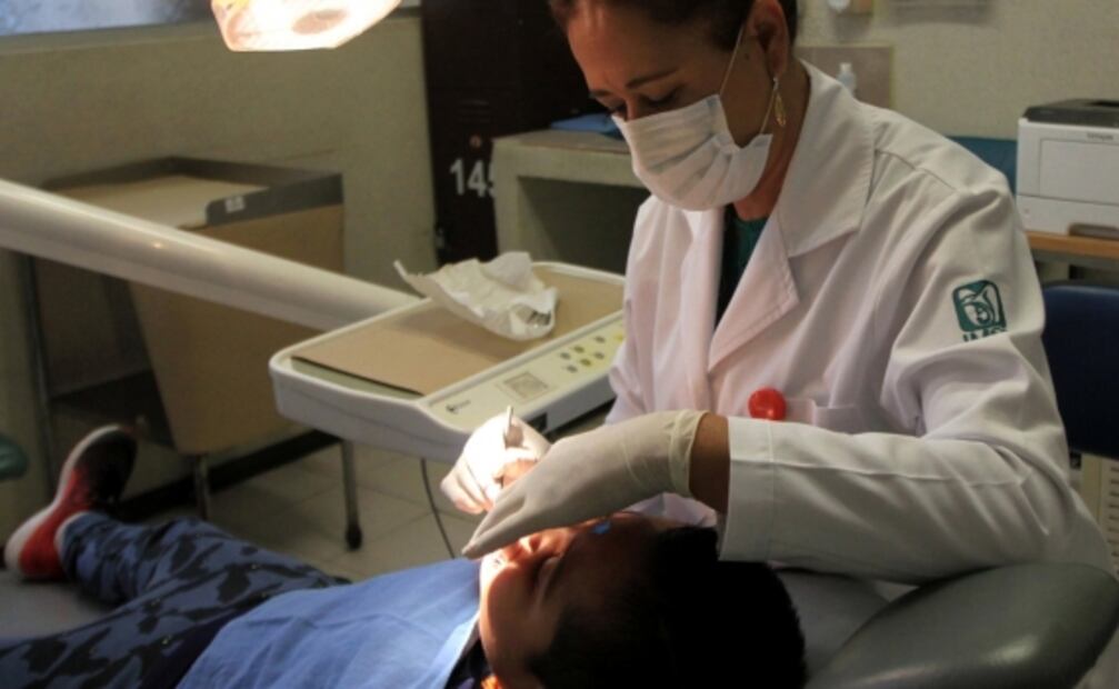 Periodontitis: Experto de la UNAM explica la enfermedad dental relacionada con el Covid-19