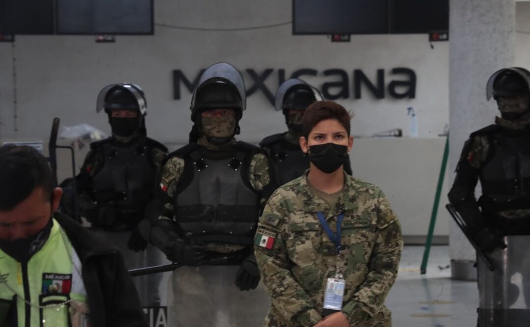 El AICM dijo que el desocupación se realizó sin incidentes Foto: Ernesto Álvarez/EL UNIVERSAL