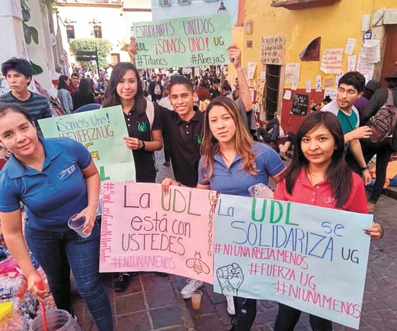 Alumnos de la UG mantienen un paro de labores para exigir cese y castigo a los maestros que han cometido acoso y abuso sexual. Foto/XÓCHITL ÁLVAREZ. EL UNIVERSAL