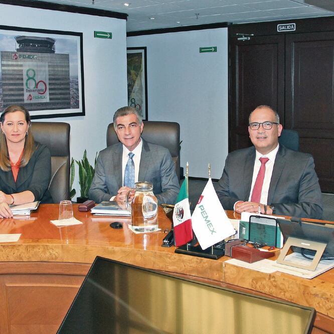 A la reunión celebrada en la Torre Ejecutiva de Pemex en la Ciudad de México asistieron su director Carlos Treviño, y el gobernador José Antonio Gali.