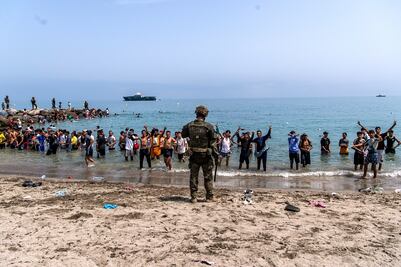 Más de 48 mil migrantes han vuelto a Marruecos tras caos en Ceuta; al menos 50 mil entraron al territorio español