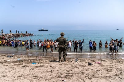Más de 48 mil migrantes han vuelto a Marruecos tras caos en Ceuta; al menos 50 mil entraron al territorio español