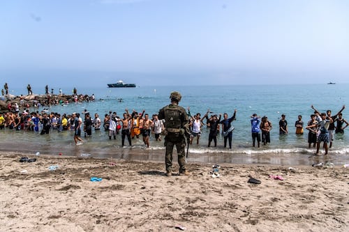 Más de 37 mil 500 migrantes han vuelto a Marruecos tras caos en Ceuta; al menos 50 mil entraron al territorio español