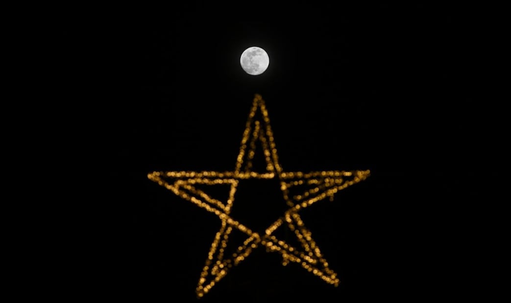 Imagen de la última luna llena del año desde la ciudad de Villahermosa, Tabasco, el miércoles 3 de diciembre de 2025. Foto: Luma López/EL UNIVERSAL