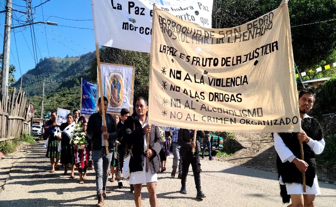 Fieles de Chenalhó, Chiapas, piden declarar inocente al párroco Marcelo Pérez por desaparición de 18 personas. Foto: Fredy Martín Pérez