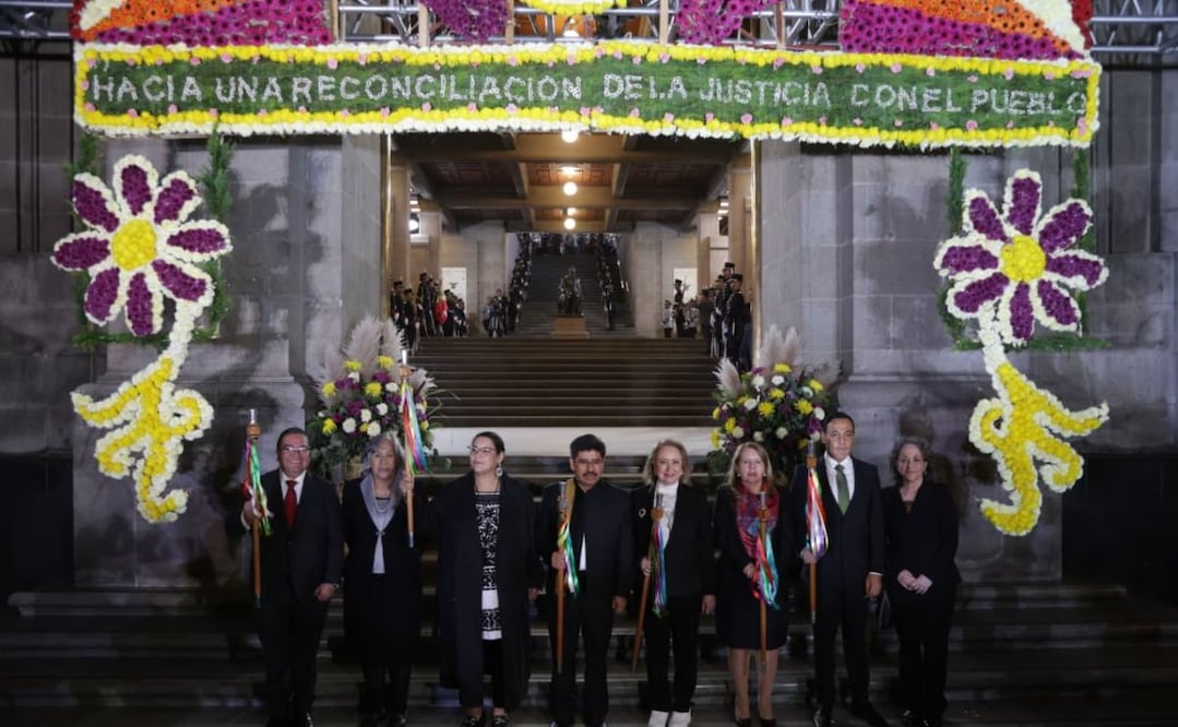 Arrancan funciones los ministros de la Suprema Corte de Justicia de la Nación; Hugo Aguilar, Lenia Batres, Yasmín Esquivel, Loretta Ortiz Ahlf, María Estela Ríos González, Sara Irene Herrerías, Arístides Guerrero, Irving Espinosa Betanzo y Giovanni Azael Figueroa. Foto: Carlos Mejía / EL UNIVERSAL