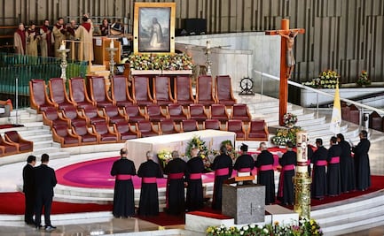 “Oramos por que sea otro Juan Pablo II”; mexicanos celebran elección 