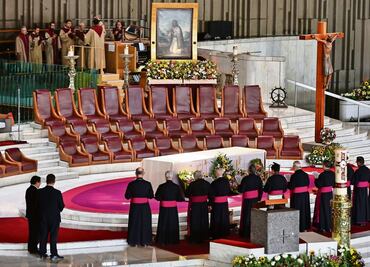 “Oramos por que sea otro Juan Pablo II”; mexicanos celebran elección