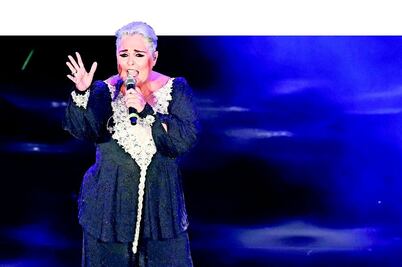 Lupita olvida los achaques con fans