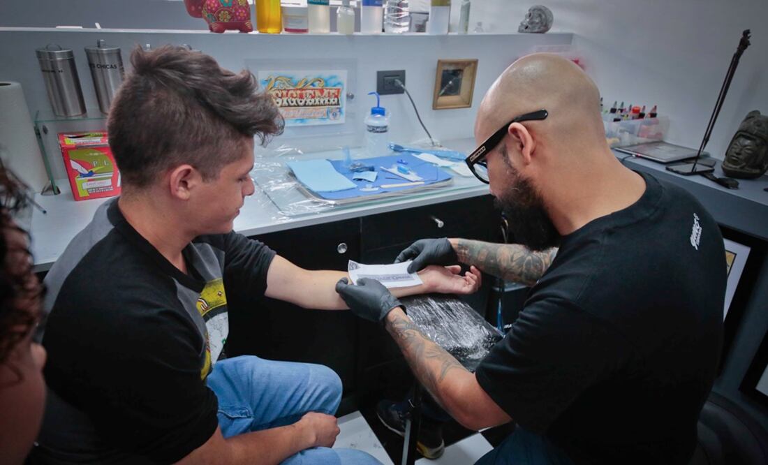 Un grupo de investigadores coreanos han desarrollado este tatuaje semipermanente de detección rápida para el GHB conocido como “éxtasis líquido”. Foto: Archivo/EL UNIVERSAL