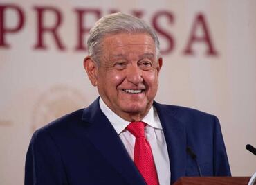 AMLO hace broma de asistentes a marcha en defensa del INE: “Se incrementó el robo de carteras”