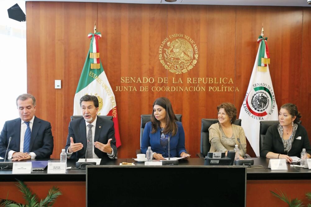 Luis Carlos Ugalde, los senadores Héctor Yunes Landa y Pilar Ortega Martínez; María Cristina Puga y Silvia Inclán analizaron los perfiles para encabezar la fiscalía (JUAN CARLOS REYES. EL UNIVERSAL)