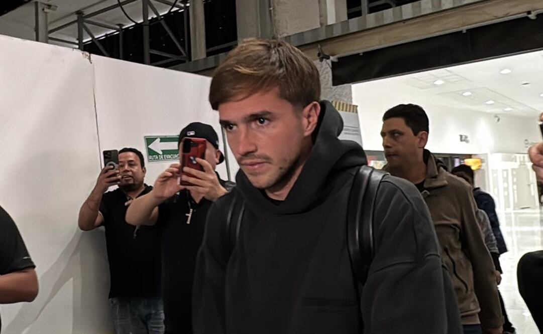 Agustín Palavecino llega a la CDMX para firmar con Cruz Azul / Foto: Edgar Enríquez