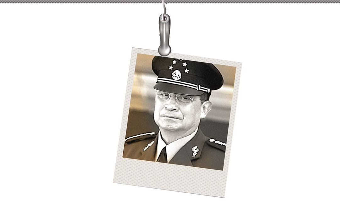 El general “supersecretario” (y la política)