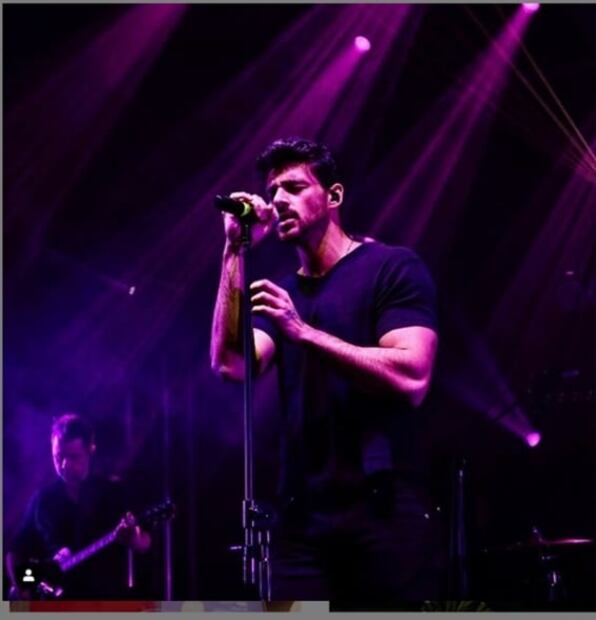 El estilo rudo y sensual de Michele Morrone