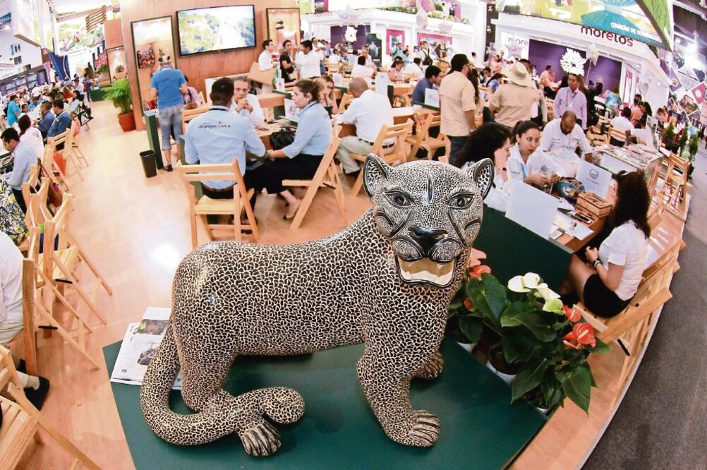 La feria turística contó con la participación de 88 países, nueve más que el año pasado, además de que captó a más de 10 mil asistentes, 6% más que en 2016, y participaron 973 empresas (JOSÉ PAZOS FABIÁN. NOTIMEX)