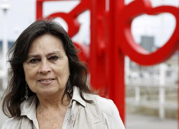 Laura Restrepo prepara una novela con "muchos crímenes"