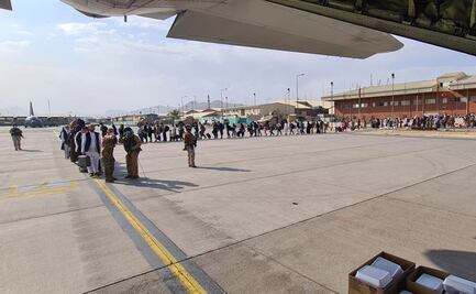 Reportan al menos 7 muertos en incidentes en el aeropuerto de Kabul