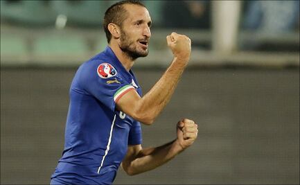 Chiellini ahora evidencia a Vidal: El alcohol es su punto débil