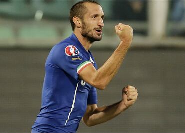 Chiellini ahora evidencia a Vidal: El alcohol es su punto débil