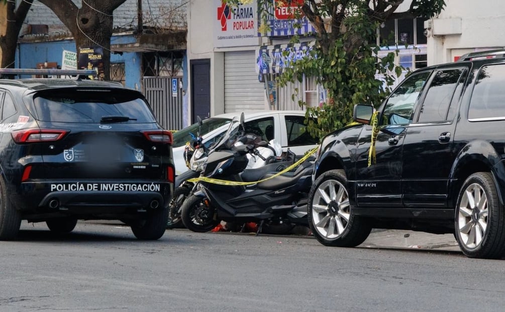 Dos hombres fueron atacados afuera de un inmueble, uno murió y el otro fue herido. | Fotos: Osmar Alvarado | El Universal.