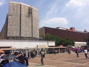 Tronaron los vidrios y el piso se sacudió, relata alumna tras sismo