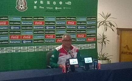 Leonardo Cuéllar no renunciará al Tri Femenil