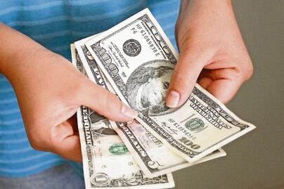 Precio del dólar abre en 18.45 pesos al mayoreo este miércoles