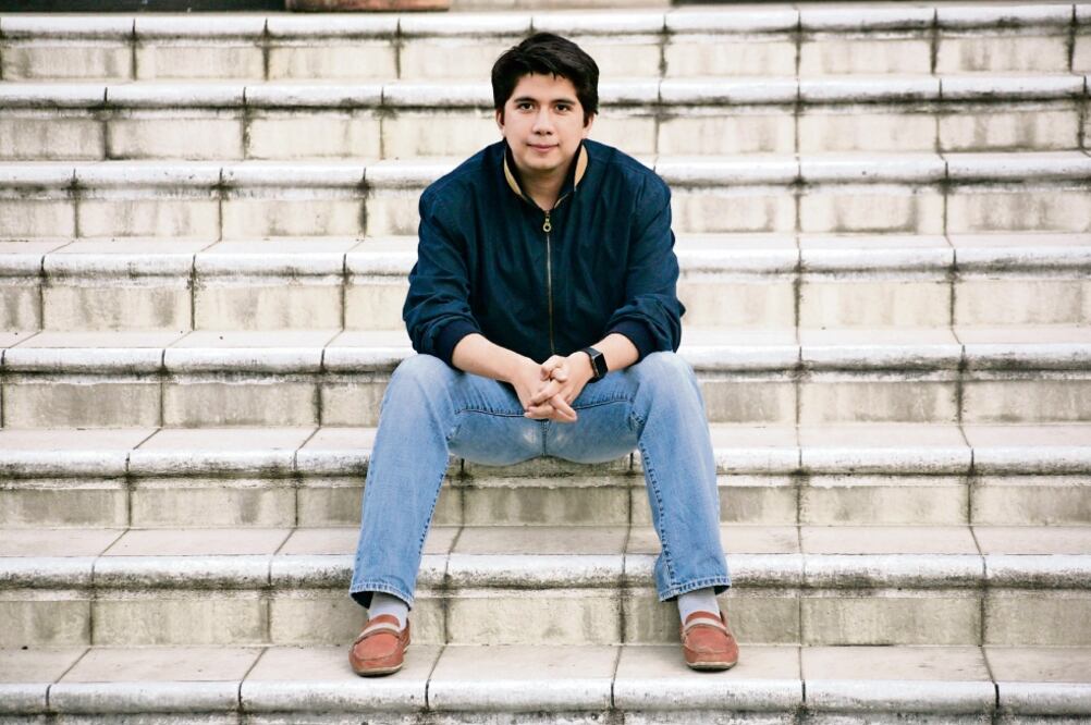 Roberto Guerra, integrante del proyecto social Observatorio Parlamentario, señala que en el Congreso proponer reformas constitucionales suele tomarse a la ligera  (GERMÁN ESPINOSA. EL UNIVERSAL)