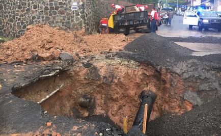 Se abre socavón en Valle de Bravo 