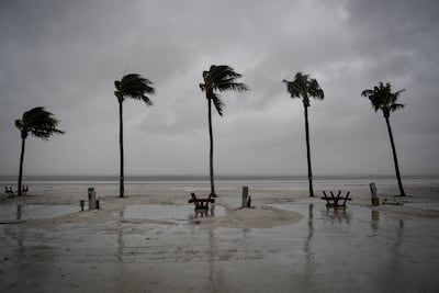 ​“Irma” pierde fuerza y baja a categoría 3 en su ruta por Florida