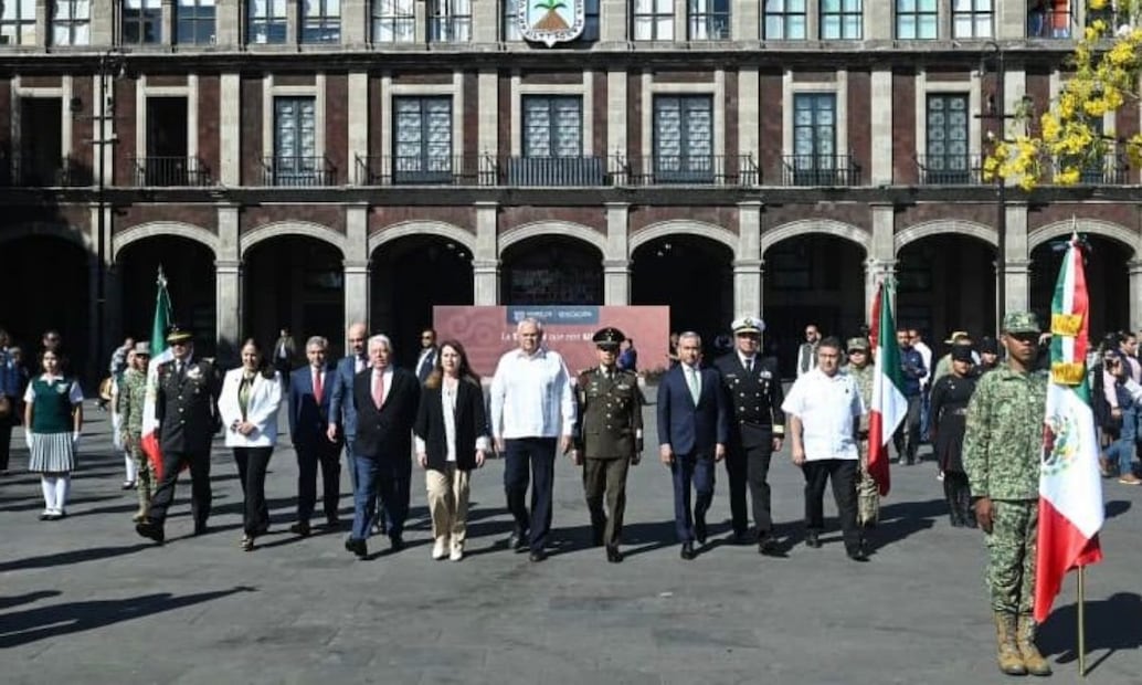 En el marco del día de la bandera, en Cuernavaca se presume restablecimiento del orden y la seguridad. Foto: Especial.