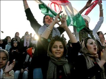 Hombres y mujeres verán por primera vez juntos un partido de futbol en Teherán
