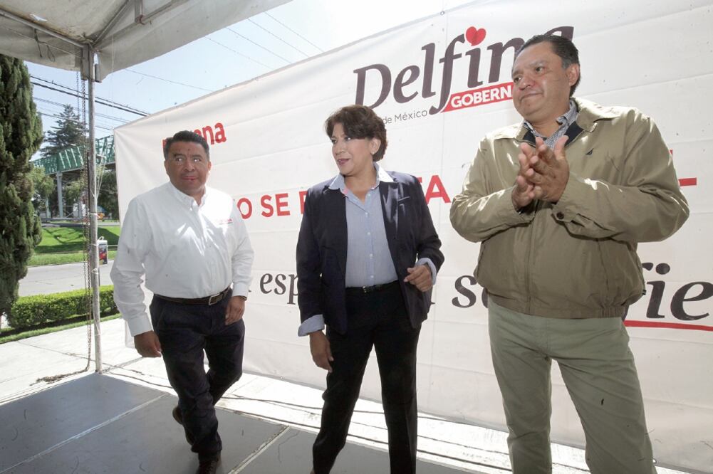 Horacio Duarte, representante del partido ante el IEEM, Delfina Gómez, ex candidata el gobierno del Estado de México, y Ricardo Moreno, líder del Partido Morena en la entidad mexiquense (JORGE ALVARADO)