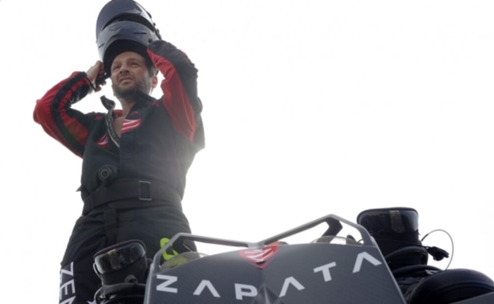 Aerodeslizador busca cumplir su sueño de cruzar el Canal de la Mancha